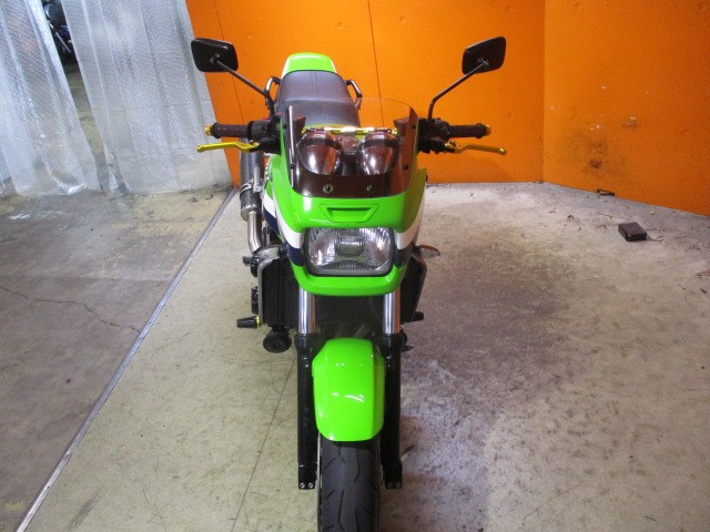 フロントから見てもこの通り状態グッド！購入時はＬＥＤ取付工賃無料ですので是非ともこの機会に！！