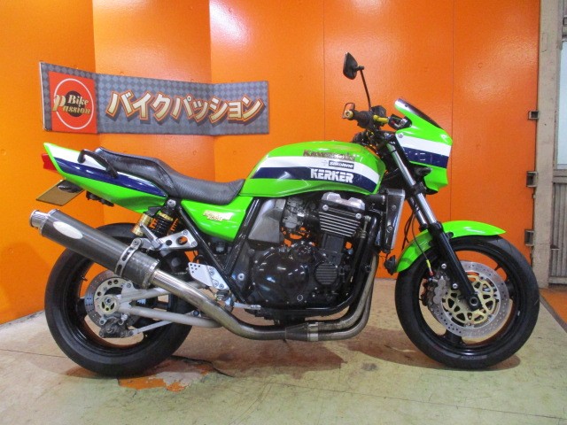 横から見てもこの通り状態グッド！マフラーはノジマのフルエキ装備！フルエキですから車重もグッドダウン！