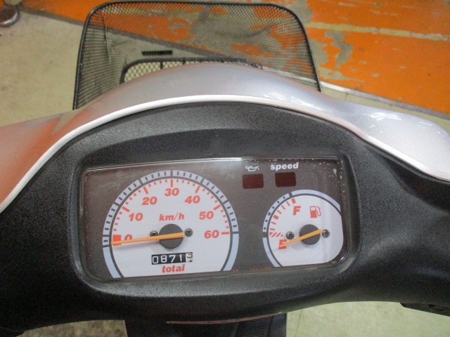 走行もまだまだの１０８７１ｋｍ！！燃料系も装備で残量も楽々確認！！