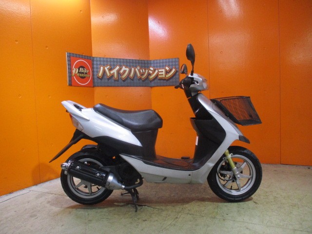 横から見てもこの通り状態グッド！！カラーも渋いシルバー！今や２ＳＴは本当に希少ですよ！！